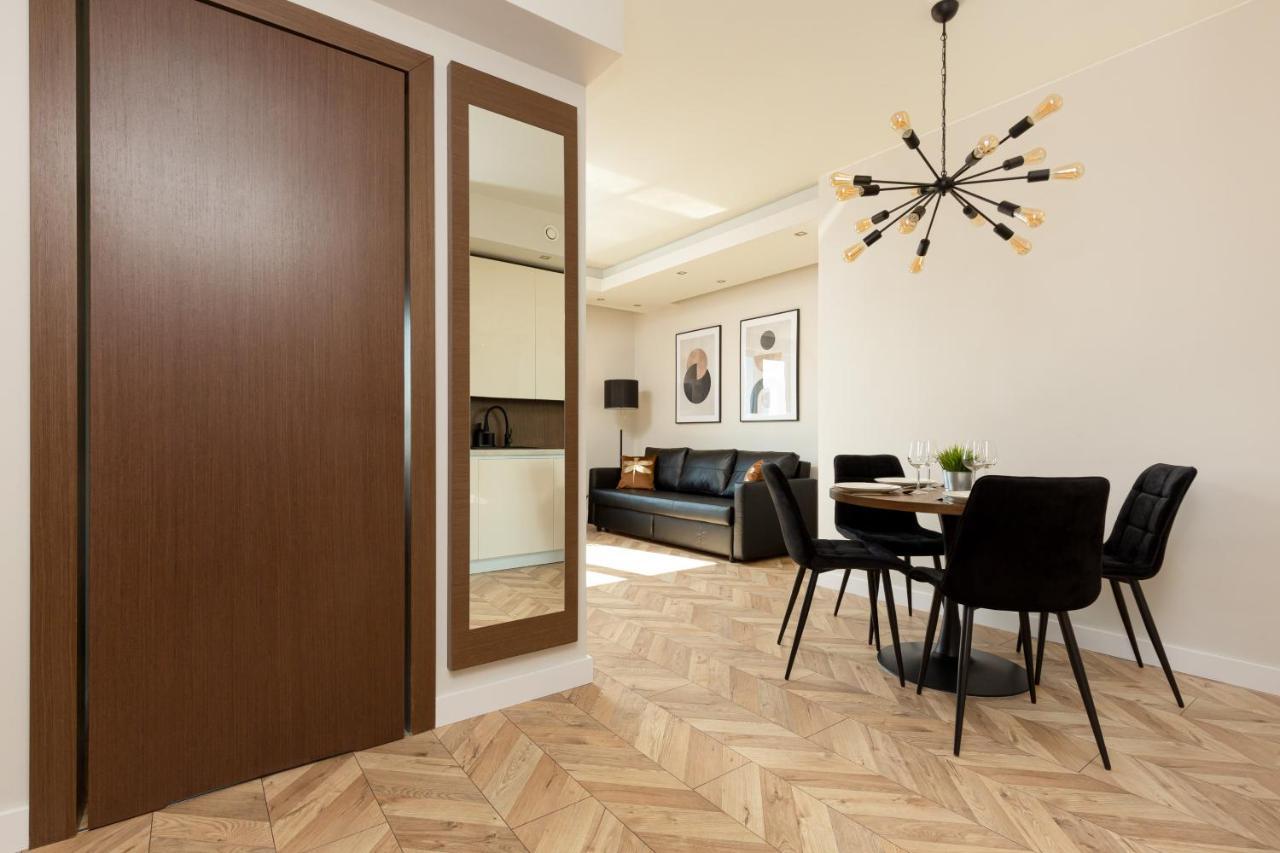 Platinum Towers Apartment With Parking By Renters Prestige Warsaw Ngoại thất bức ảnh