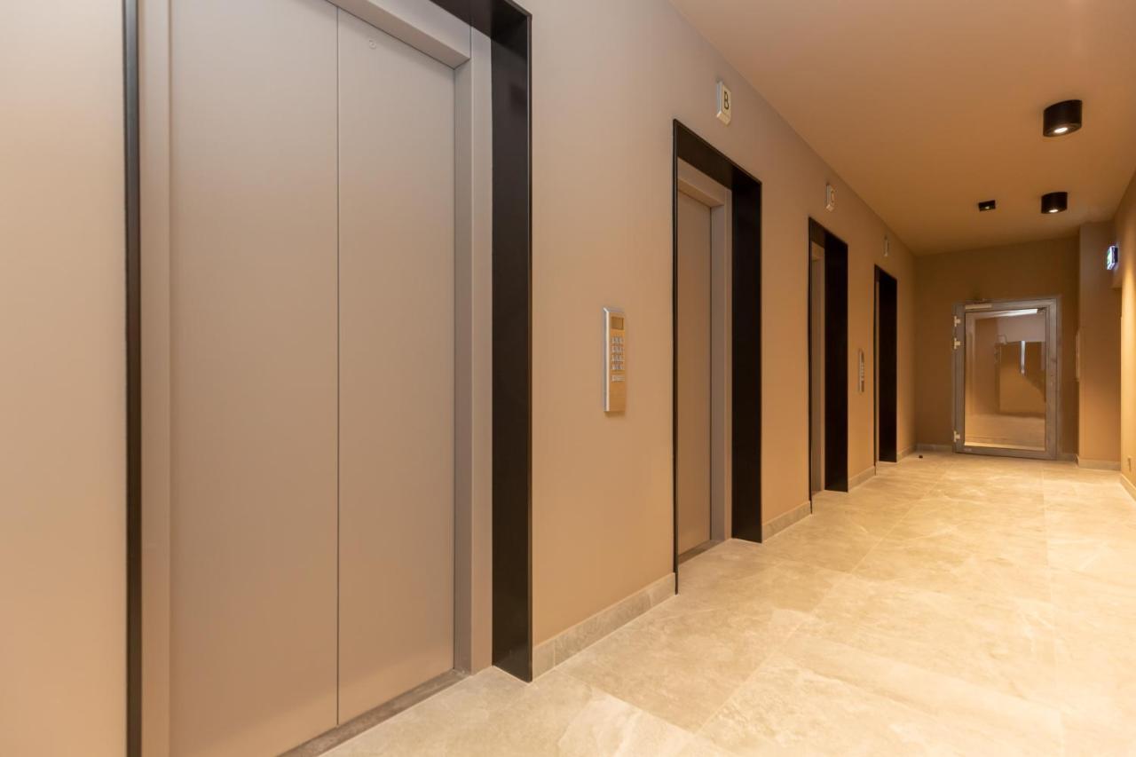 Platinum Towers Apartment With Parking By Renters Prestige Warsaw Ngoại thất bức ảnh