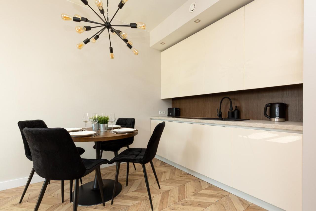 Platinum Towers Apartment With Parking By Renters Prestige Warsaw Ngoại thất bức ảnh