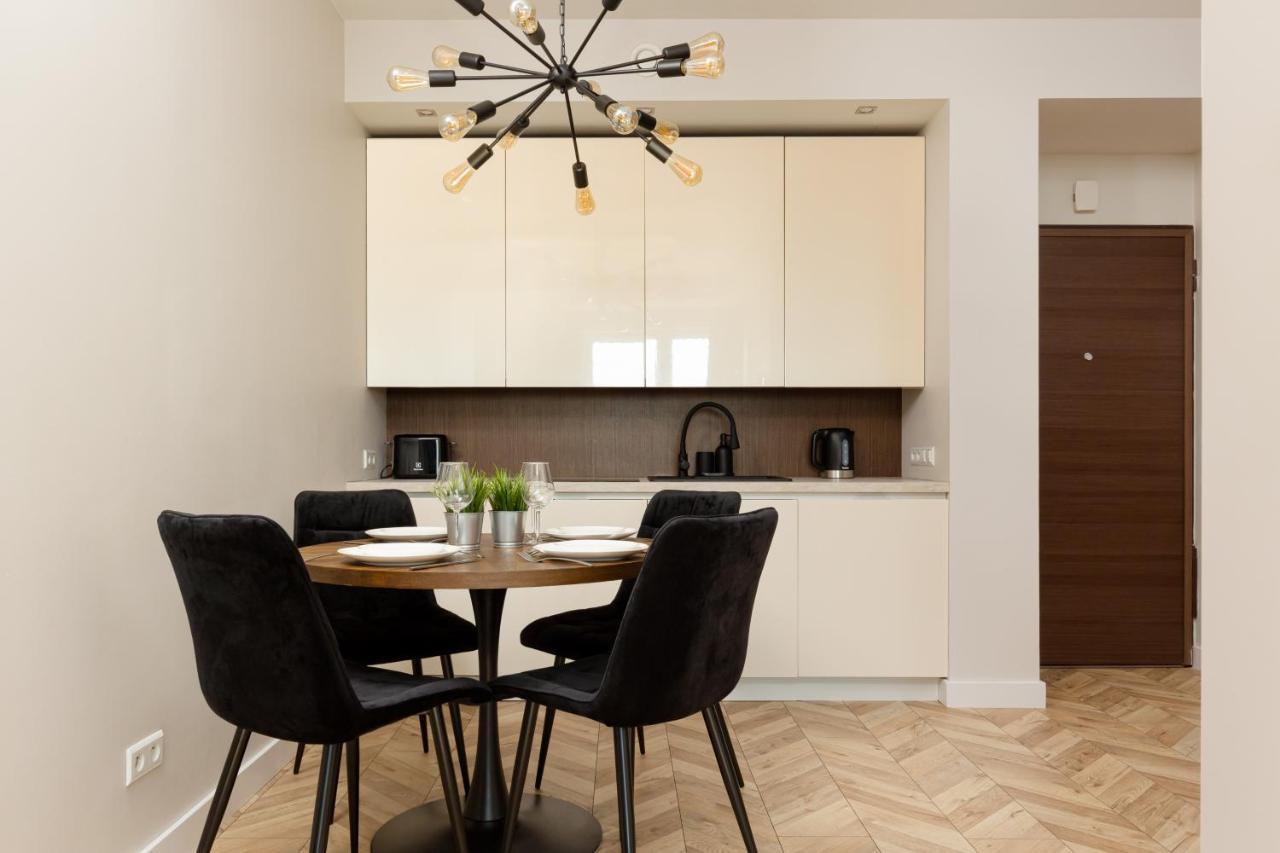 Platinum Towers Apartment With Parking By Renters Prestige Warsaw Ngoại thất bức ảnh
